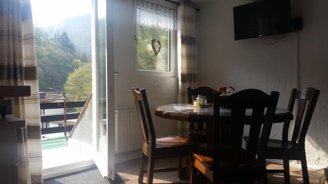 Haus Am Dekernbach Bed & Breakfast Cochem Exterior photo
