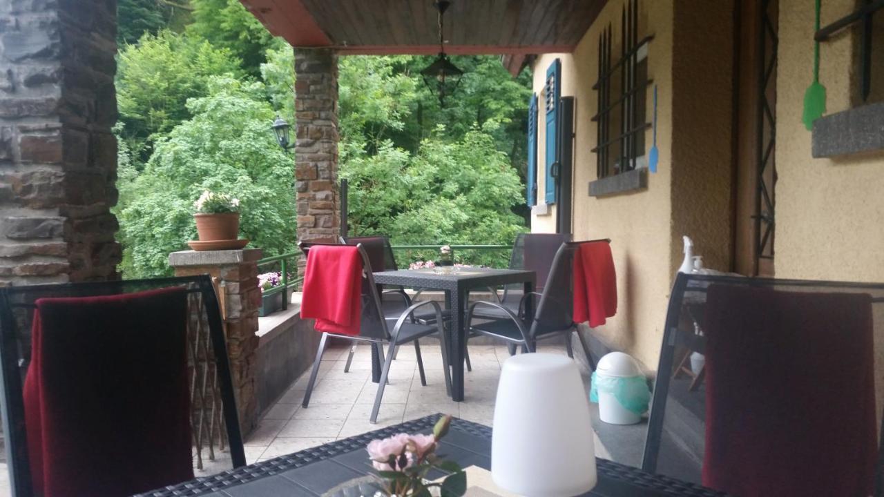 Haus Am Dekernbach Bed & Breakfast Cochem Exterior photo